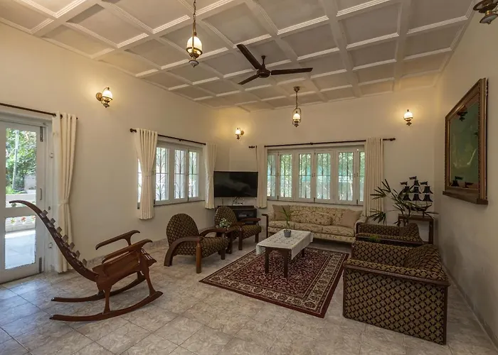 Saffronstays The Windsor House - 5Br Family & Celebration Villa With Pool, Lawn & Gazebo Lonavala